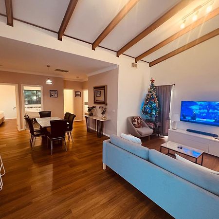 Cosy 4Br Home 15 Minutes Away From Melbourne Airport St Albans Εξωτερικό φωτογραφία