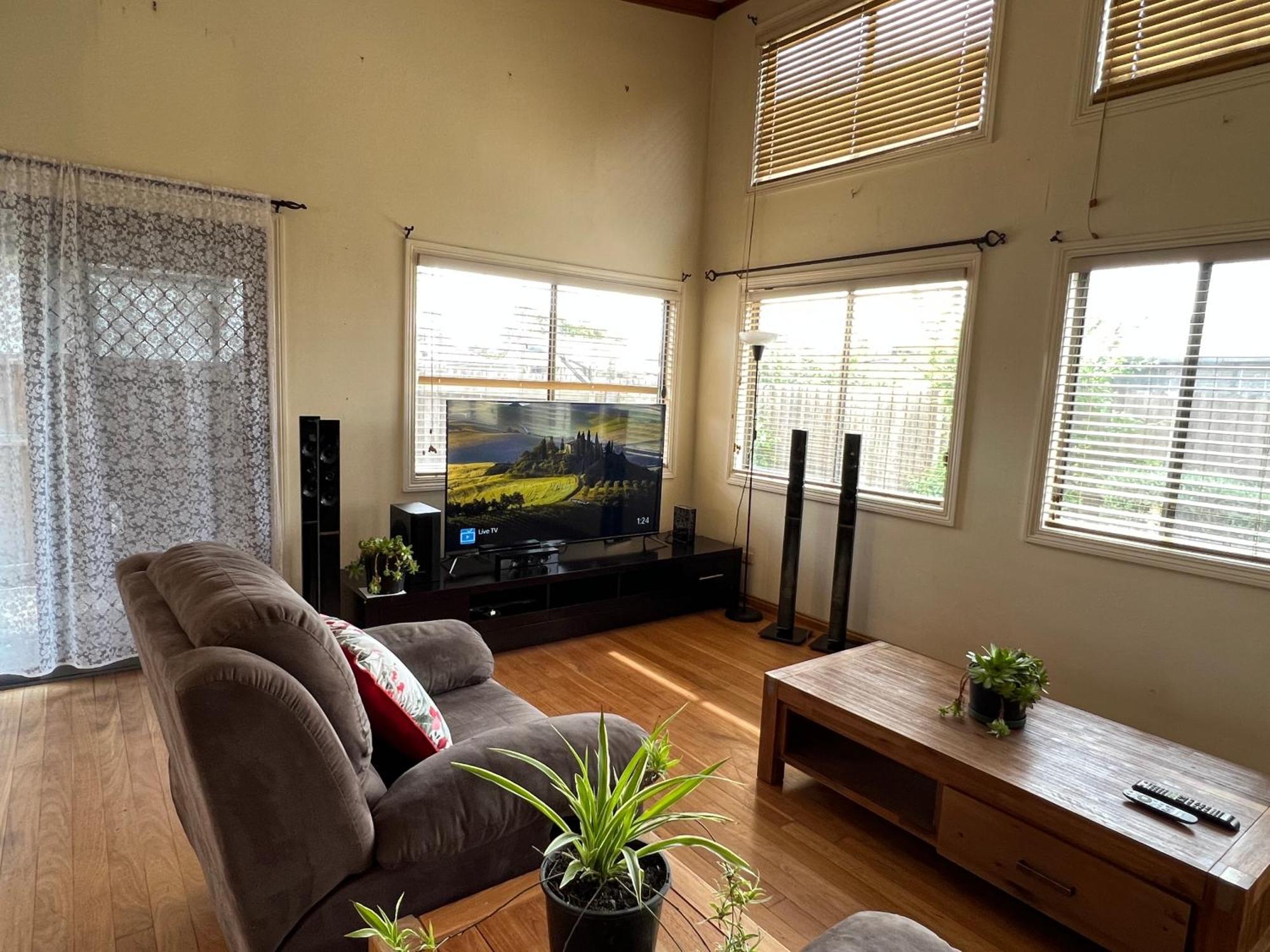Cosy 4Br Home 15 Minutes Away From Melbourne Airport St Albans Εξωτερικό φωτογραφία