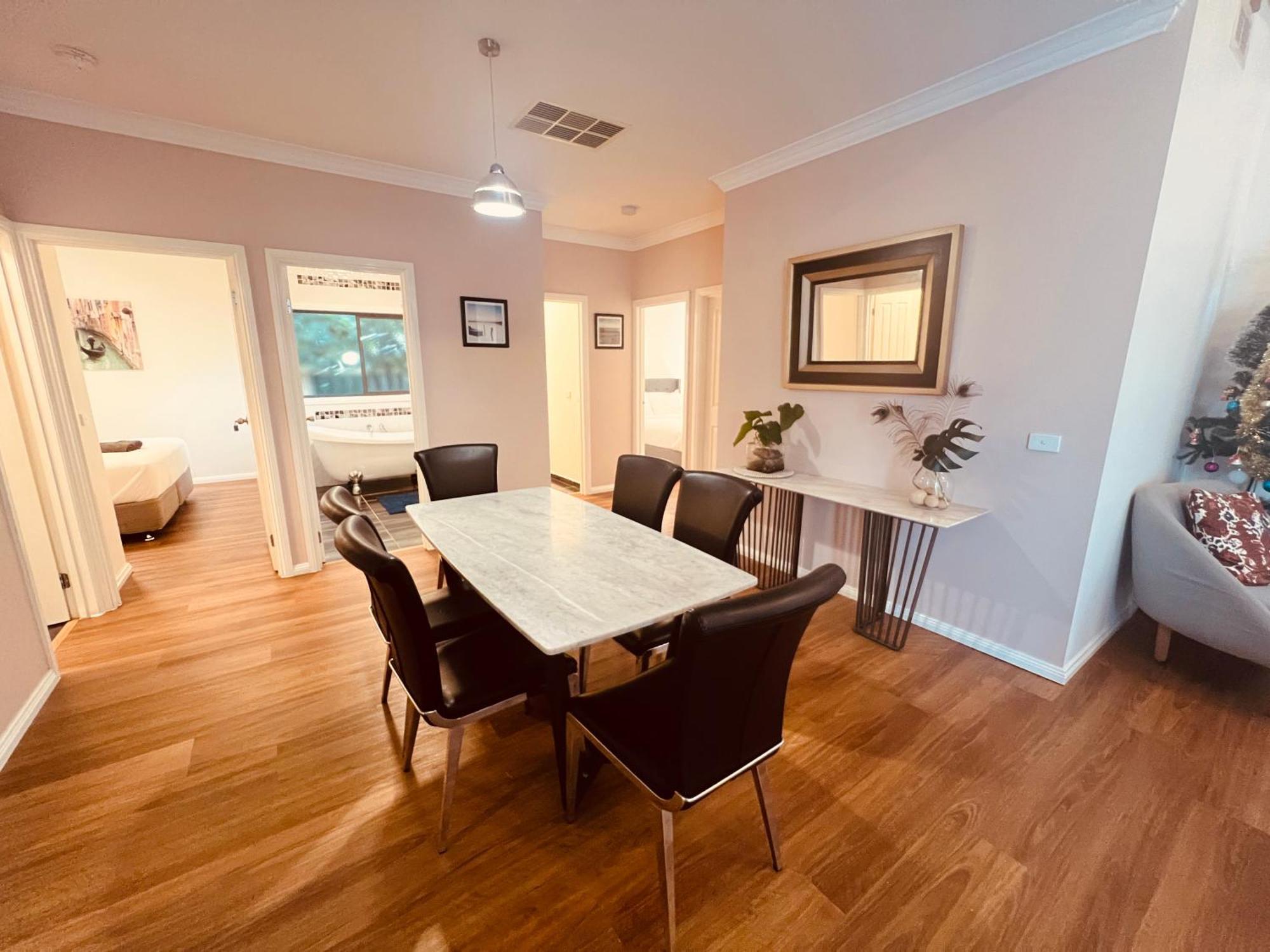 Cosy 4Br Home 15 Minutes Away From Melbourne Airport St Albans Εξωτερικό φωτογραφία