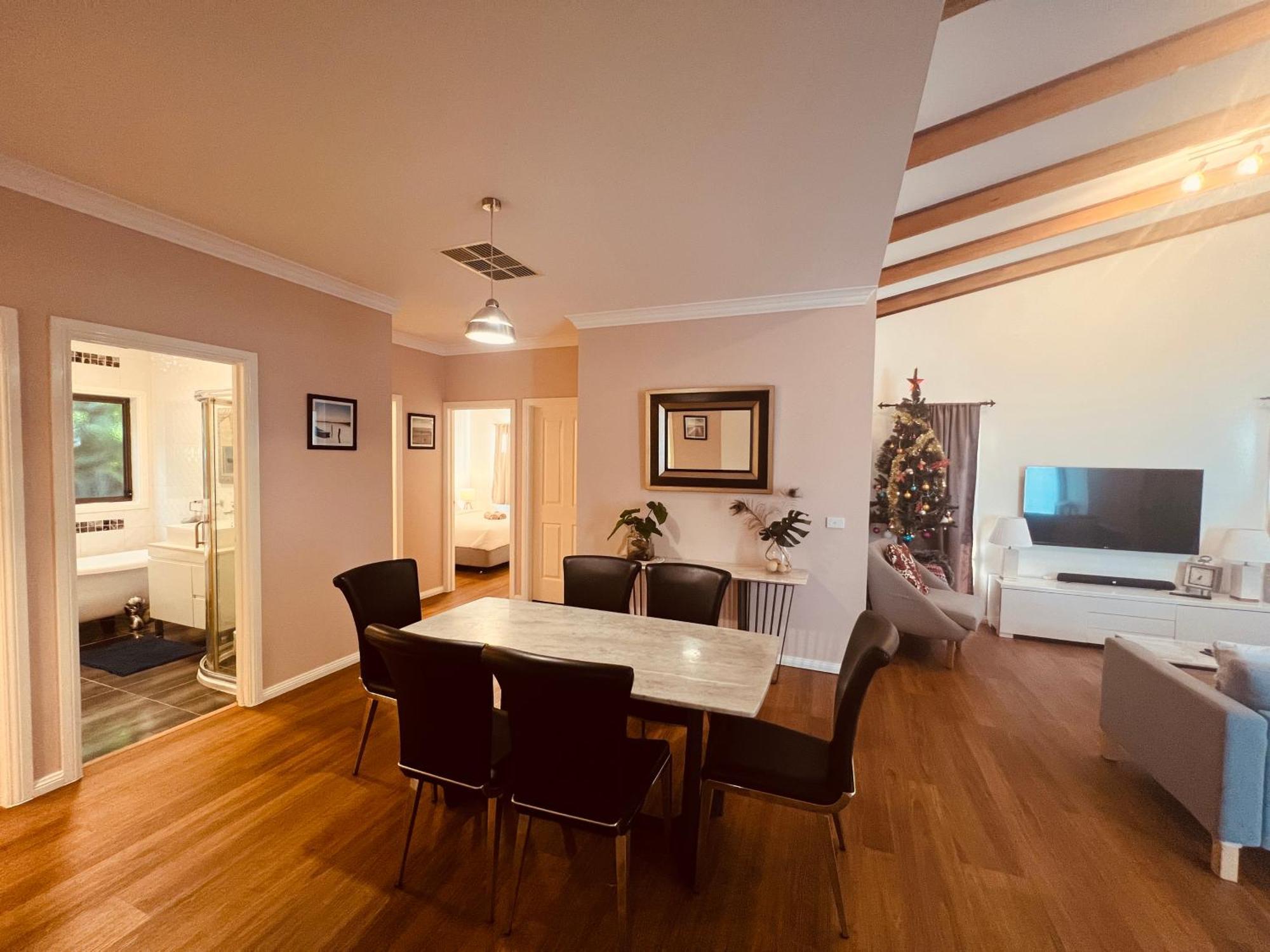 Cosy 4Br Home 15 Minutes Away From Melbourne Airport St Albans Εξωτερικό φωτογραφία